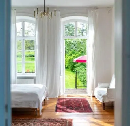Elegant, Sun-flooded In Mecklenburg *