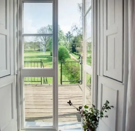 Elegant, Sun-flooded In Mecklenburg Alt Suhrkow