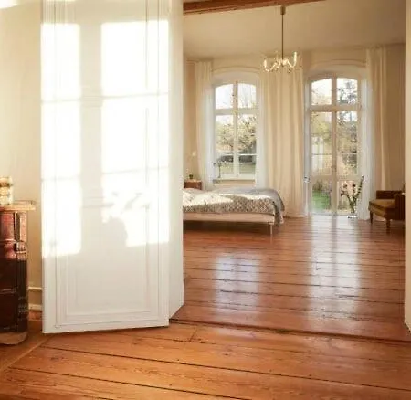 Holiday home Elegant, Sun-flooded In Mecklenburg